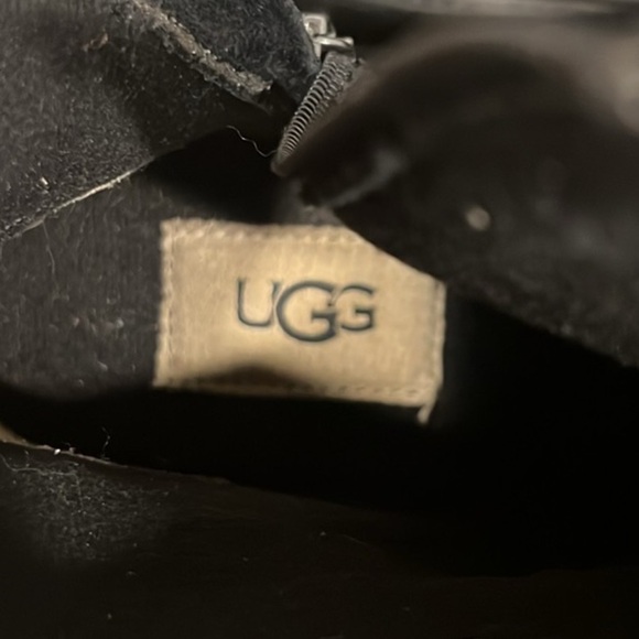 Ugg black girls Tilee boot with silver bows size 3 - Picture 9 of 9